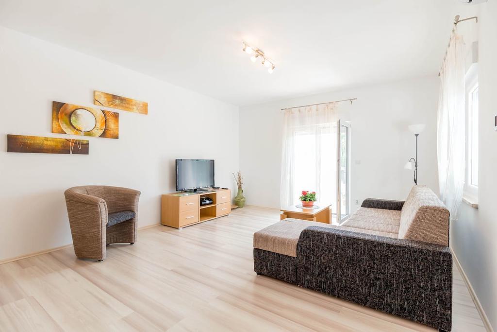 Apartment Natalia พูลา ภายนอก รูปภาพ